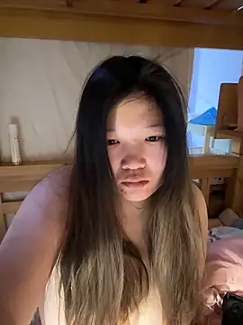 Snapshot of Happyou2 chatting on 02.11.25 Happyou2 online show from 02.11.25