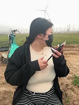 Snapshot of Happyou2 chatting on 03.06.25 Happyou2 online show from 03.06.25