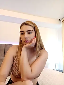 Snapshot of VictoriaMolina chatting on 03.16.25 VictoriaMolina online show from 03.16.25