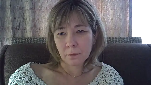 EllaJohnsonX online show from 01.04.25