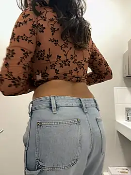 lizzzziee online show from 01.19.25