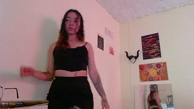 Snapshot of Maam_Ine chatting on 10.06.25 Maam Ine online show from 10.06.25