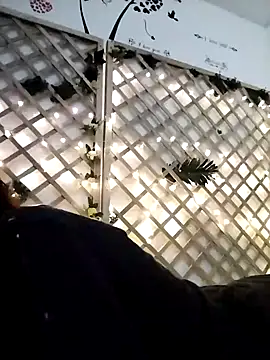 Snapshot of Mia_WAll chatting on 01.22.25 Mia WAll online show from 01.22.25