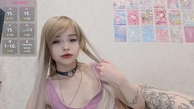Snapshot of emodreamgirl chatting on 06.14.26 emodreamgirl online show from 06.14.26