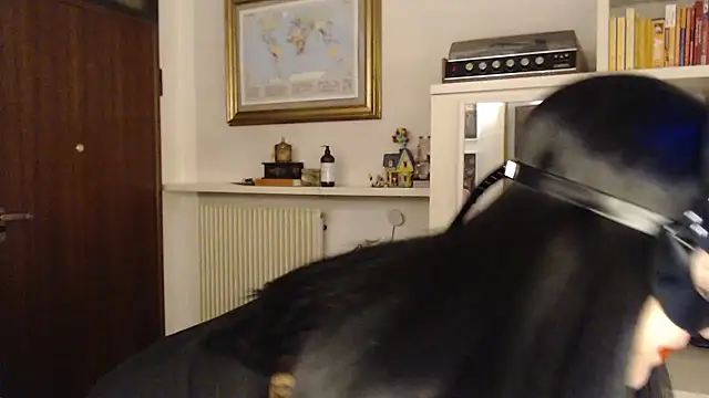 Snapshot of LasolitaAuri chatting on 02.10.25 LasolitaAuri online show from 02.10.25