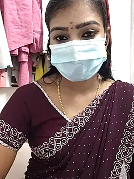 Snapshot of meena_27 chatting on 02.15.25 meena 27 online show from 02.15.25