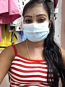 Snapshot of meena_27 chatting on 02.18.25 meena 27 online show from 02.18.25