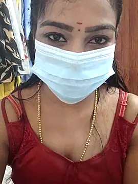Snapshot of meena_27 chatting on 02.26.25 meena 27 online show from 02.26.25