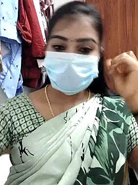 Snapshot of meena_27 chatting on 03.01.25 meena 27 online show from 03.01.25