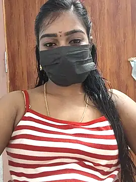 Snapshot of meena_27 chatting on 03.19.25 meena 27 online show from 03.19.25
