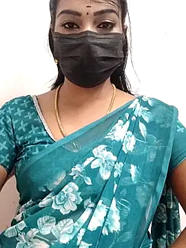 Snapshot of meena_27 chatting on 09.30.25 meena 27 online show from 09.30.25