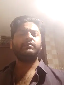 Snapshot of indihotguy chatting on 02.25.25 indihotguy online show from 02.25.25