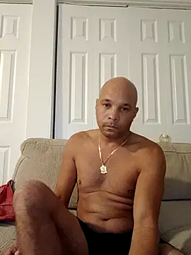 Snapshot of 3patica chatting on 10.15.25 3patica online show from 10.15.25