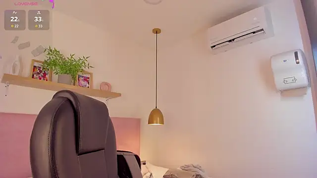 Snapshot of violeta_candyy_ chatting on 06.26.26 violeta candyy online show from 06.26.26