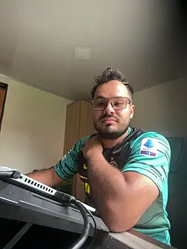 EMILIOHOT online show from 04.27.26