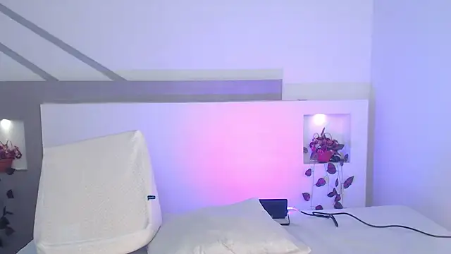 Snapshot of VenusEvans1 chatting on 02.19.25 VenusEvans1 online show from 02.19.25