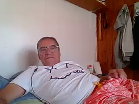 santiagon2015 online show from 03.17.25