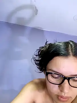 Snapshot of Danni_shy chatting on 01.17.25 Danni shy online show from 01.17.25