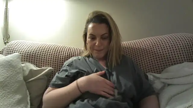 Snapshot of Gigi-Honey chatting on 12.13.25 Gigi-Honey online show from 12.13.25