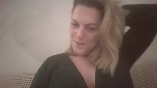 Snapshot of Gigi-Honey chatting on 02.01.26 Gigi-Honey online show from 02.01.26