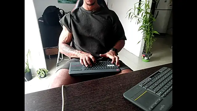Adam Valenciia online show from 06.06.26