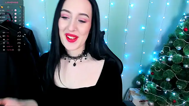 Snapshot of Miss_Alice__ chatting on 01.01.25 Miss Alice online show from 01.01.25