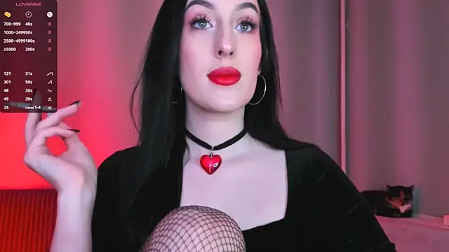 Snapshot of Miss_Alice__ chatting on 01.25.25 Miss Alice online show from 01.25.25