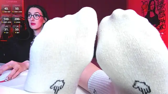 Snapshot of Miss_Alice__ chatting on 03.19.25 Miss Alice online show from 03.19.25