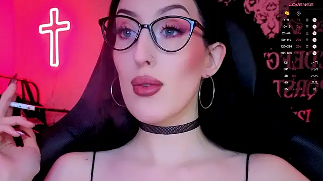 Snapshot of Miss_Alice__ chatting on 03.12.26 Miss Alice online show from 03.12.26