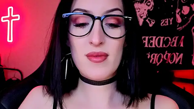 Snapshot of Miss_Alice__ chatting on 05.19.26 Miss Alice online show from 05.19.26