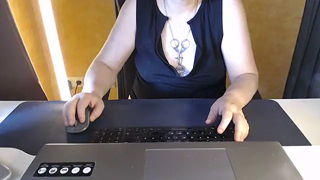 Sweet Phoenix online show from 07.11.26