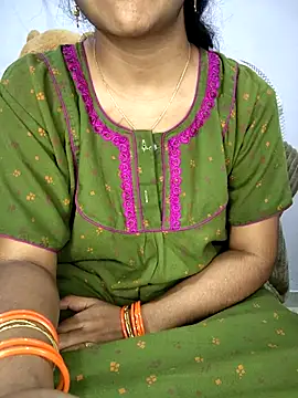 lovelygirl4567 online show from 11.18.25