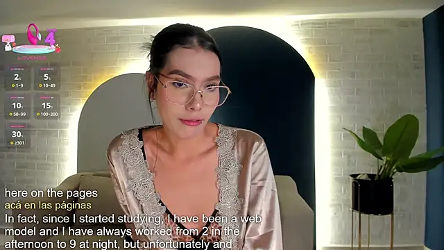 Snapshot of NiaSalvatore chatting on 04.30.26 NiaSalvatore online show from 04.30.26