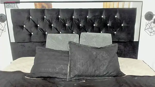 jisuscat online show from 10.28.25