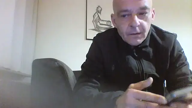 Snapshot of horndude187187 chatting on 01.10.25 horndude187187 online show from 01.10.25