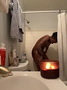 Snapshot of Yoshibaby2670 chatting on 01.28.25 Yoshibaby2670 online show from 01.28.25