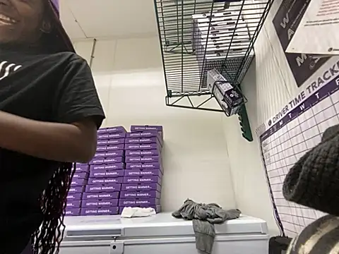 Snapshot of Yoshibaby2670 chatting on 09.10.25 Yoshibaby2670 online show from 09.10.25