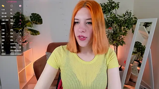 Snapshot of Mikka_Blush chatting on 01.11.25 Mikka Blush online show from 01.11.25