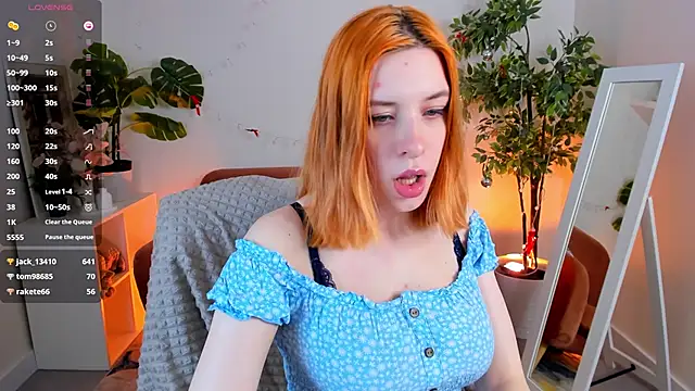 Snapshot of Mikka_Blush chatting on 01.28.25 Mikka Blush online show from 01.28.25