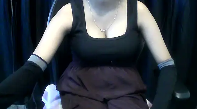 Snapshot of hot-niti chatting on 02.23.25 hot-niti online show from 02.23.25