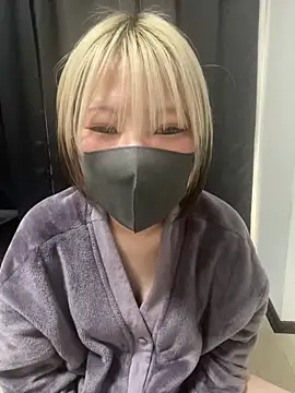 Snapshot of Hikaru-chan chatting on 01.16.25 Hikaru-chan online show from 01.16.25