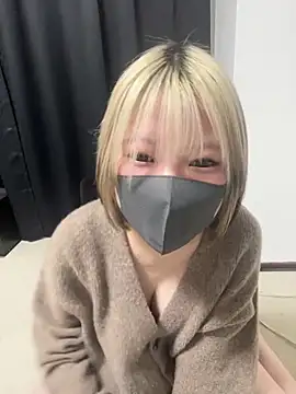 Snapshot of Hikaru-chan chatting on 01.17.25 Hikaru-chan online show from 01.17.25