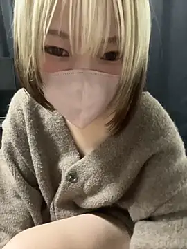 Snapshot of Hikaru-chan chatting on 02.02.25 Hikaru-chan online show from 02.02.25