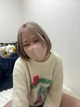 Snapshot of Hikaru-chan chatting on 02.13.25 Hikaru-chan online show from 02.13.25