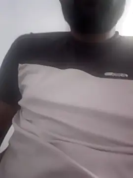 Snapshot of akshaybaroda chatting on 11.30.25 akshaybaroda online show from 11.30.25