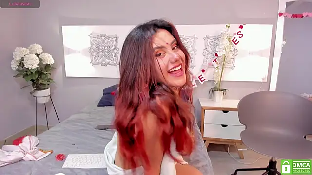 Snapshot of iriis_rosse chatting on 02.18.25 iriis rosse online show from 02.18.25