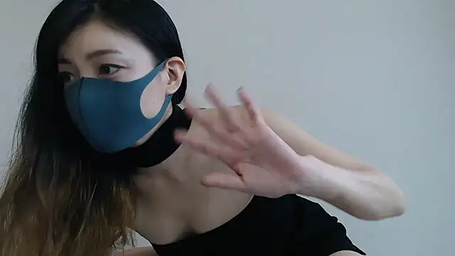 Snapshot of Mary-JP chatting on 03.16.25 Mary-JP online show from 03.16.25