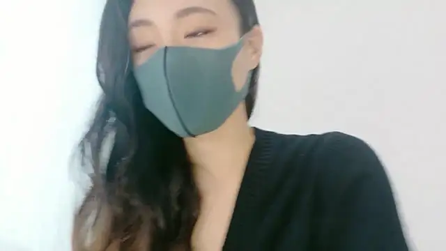 Snapshot of Mary-JP chatting on 10.09.25 Mary-JP online show from 10.09.25