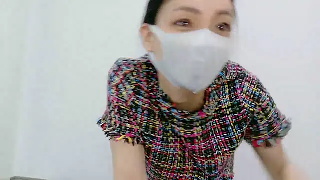 Snapshot of Mary-JP chatting on 10.11.25 Mary-JP online show from 10.11.25