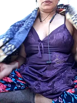 Snapshot of Tanu-Call-Me chatting on 01.08.25 Tanu-Call-Me online show from 01.08.25